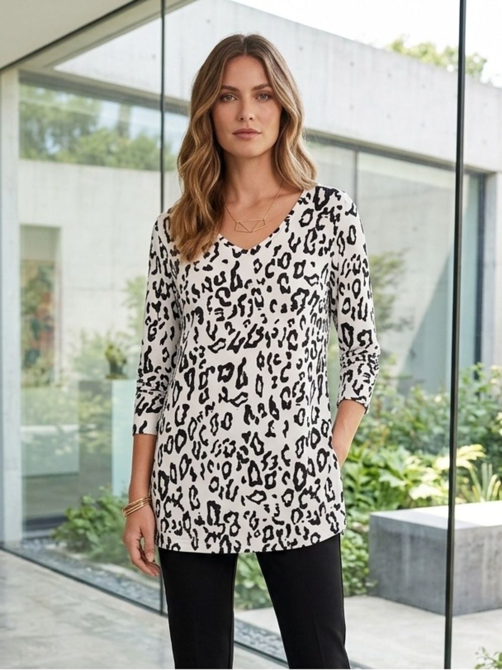 Take 50% OFF- Maysoar White & Black Leopard Print V-Neck Tunic, Size-XL